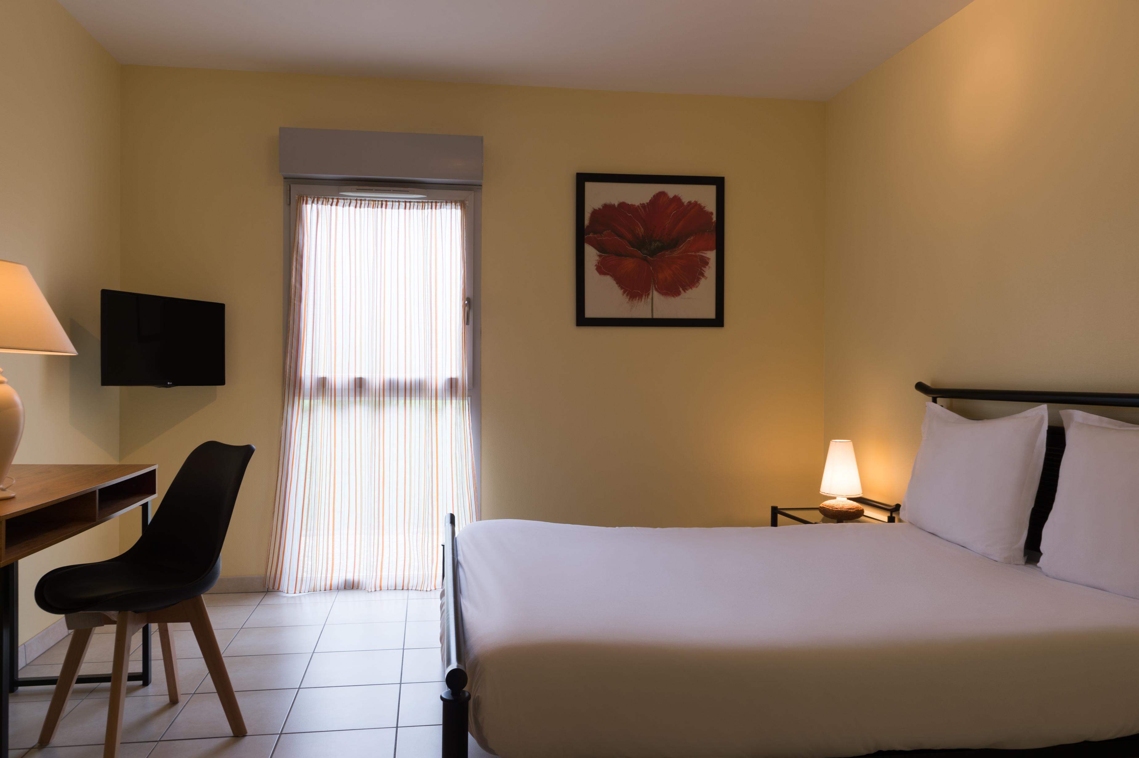 Hotel The Originals Pic Epeiche Montbazon Zewnętrze zdjęcie